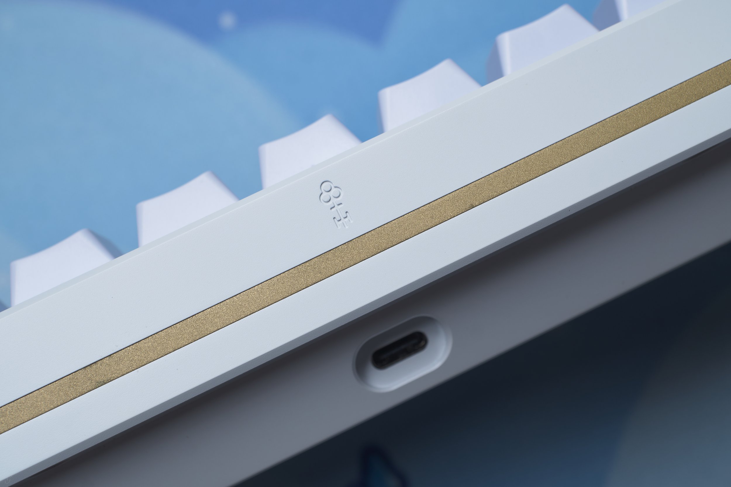 Keycult 1/60 White / Brass — Lightning Keyboards
